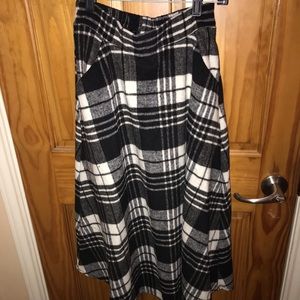 NWT Squared print winter asymmetrical skirt for women size S